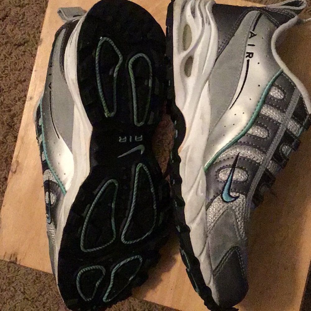 Shoes - Picture 3 of 3
